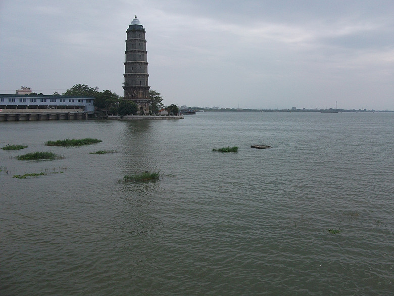 涸溪塔 溪塔与历史的守望